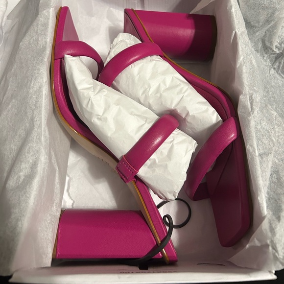 NWT SCHUTZ ULLY 2 Strap Heels - Picture 3 of 6